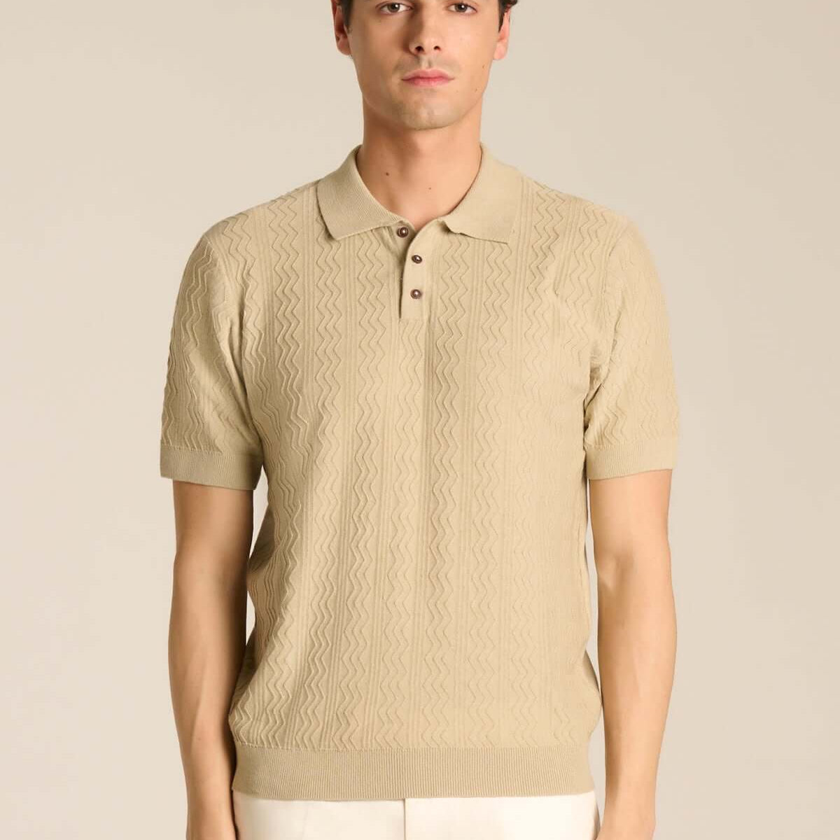 Polo con ricamo beige