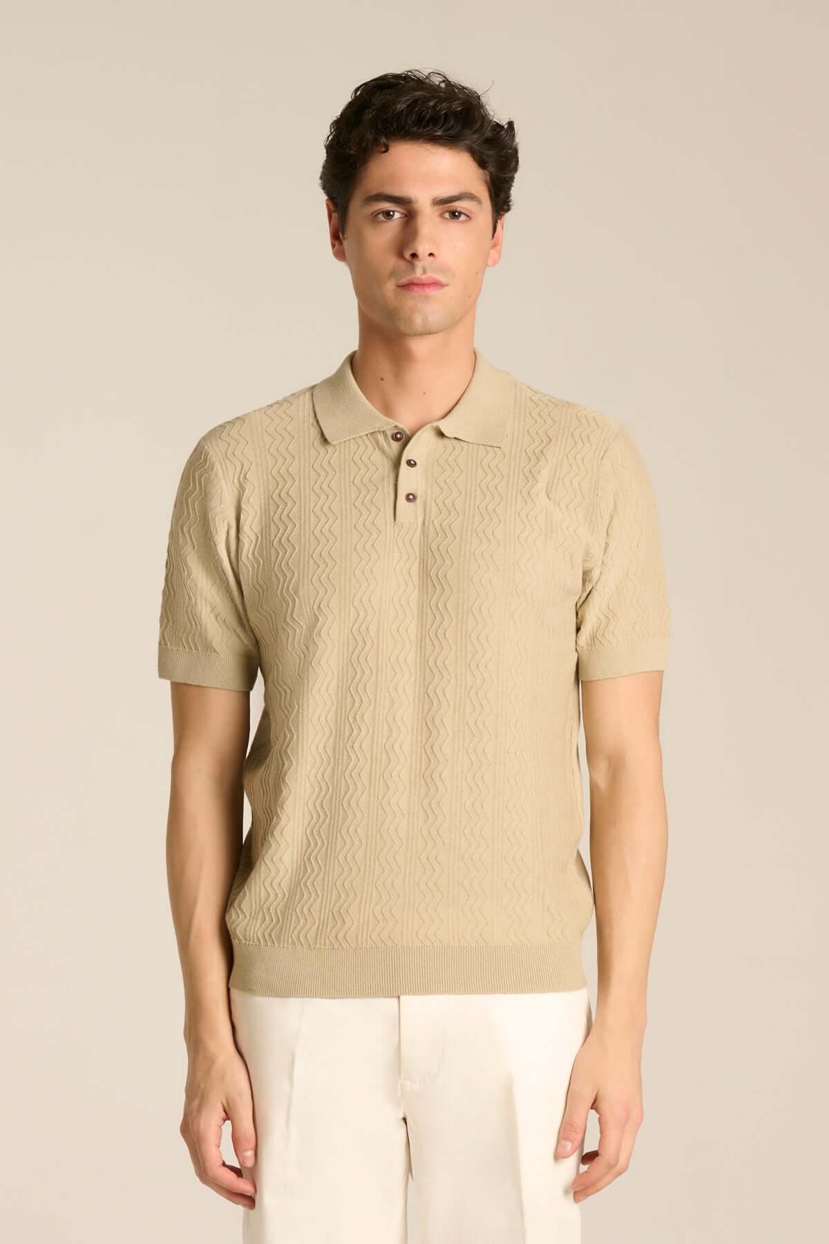 Polo con ricamo beige